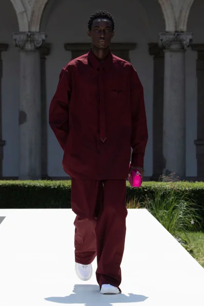 Look 15